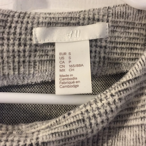 Gray sweater - Picture 4 of 4